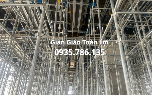 Giàn Giáo Nêm